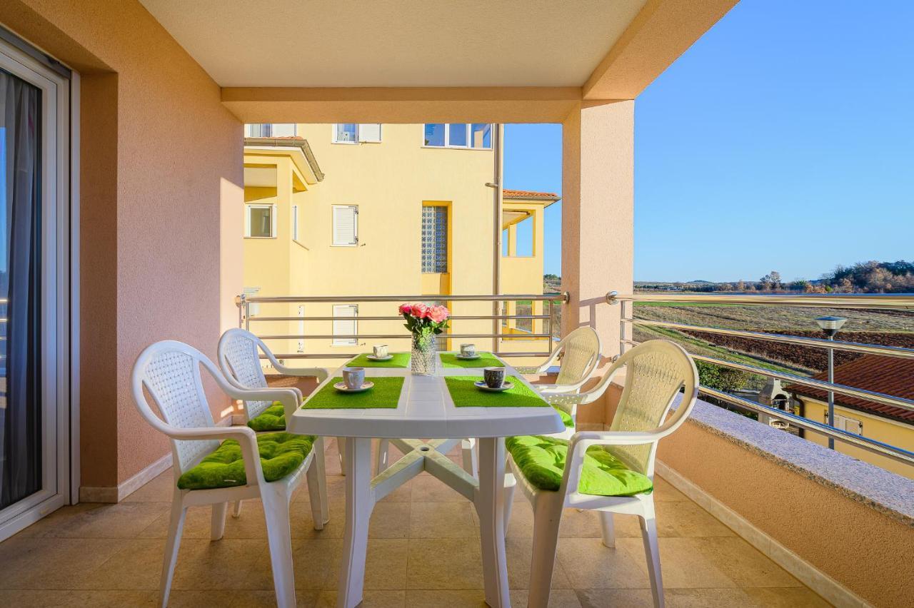 Stancija Amorozo 5 Poreč Exterior foto