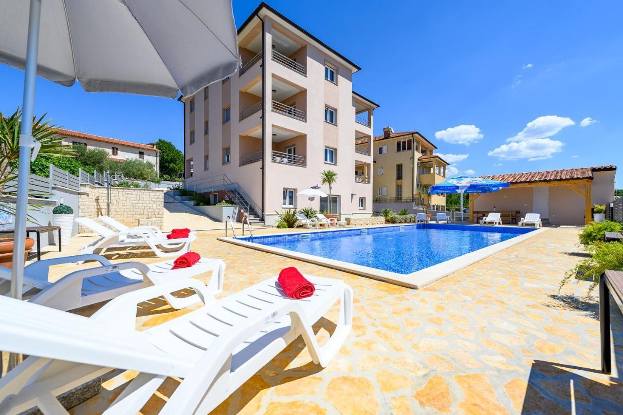 Stancija Amorozo 5 Poreč Exterior foto