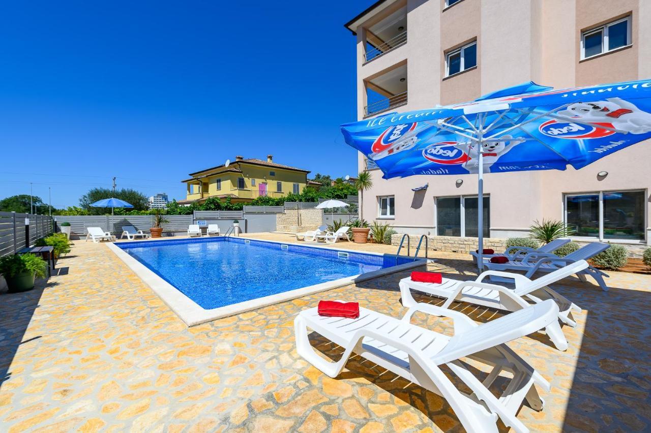 Stancija Amorozo 5 Poreč Exterior foto